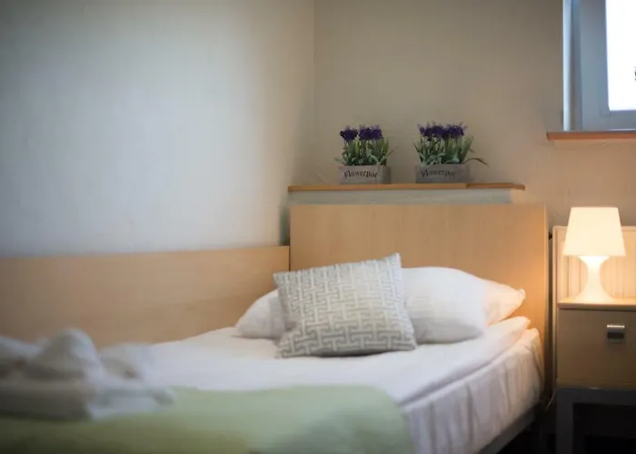 Hotel 104